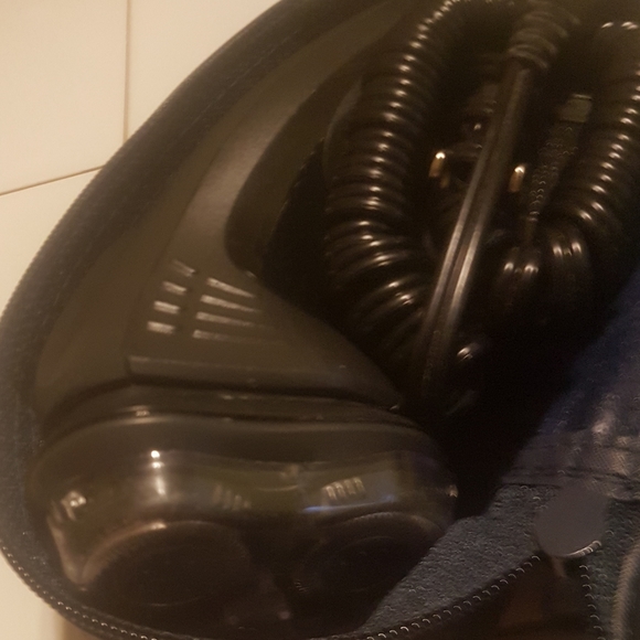 🧔🏻 Remington Electric Razor - Picture 4 of 10